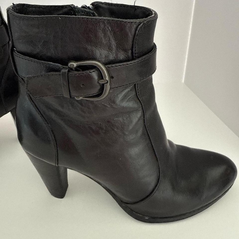 Y2K BORN Classic black size 7 booties with chunky Buckle and 3 inch heel.